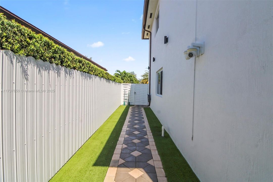 待售: $1,174,999 (4 贝兹, 3 浴室, 2166 平方英尺)