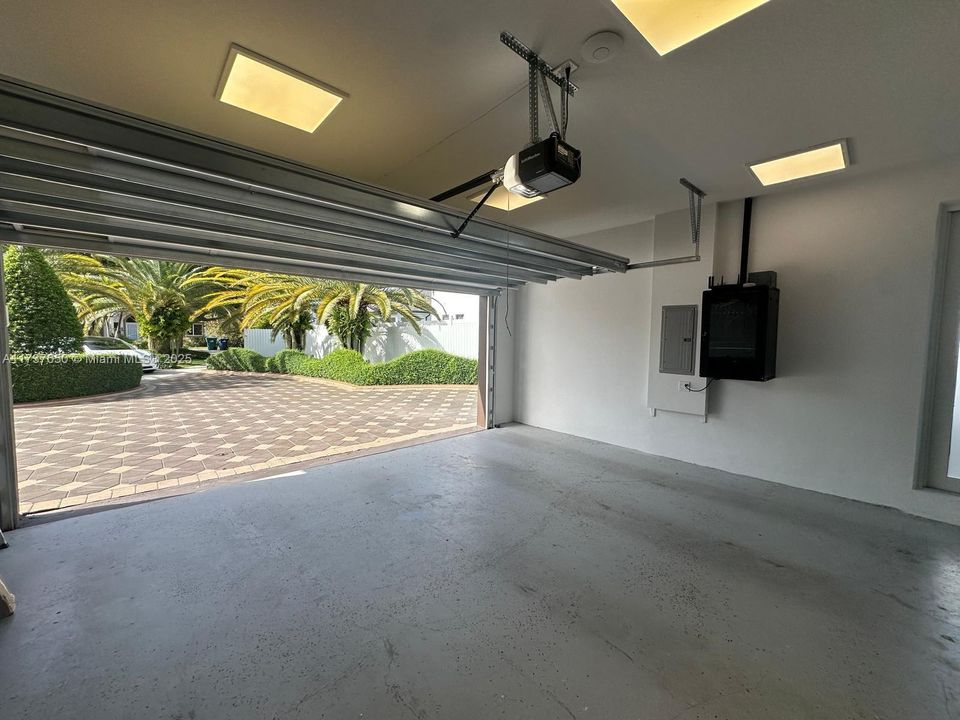 待售: $1,174,999 (4 贝兹, 3 浴室, 2166 平方英尺)