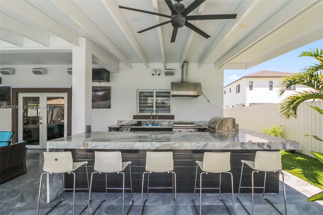 待售: $1,174,999 (4 贝兹, 3 浴室, 2166 平方英尺)