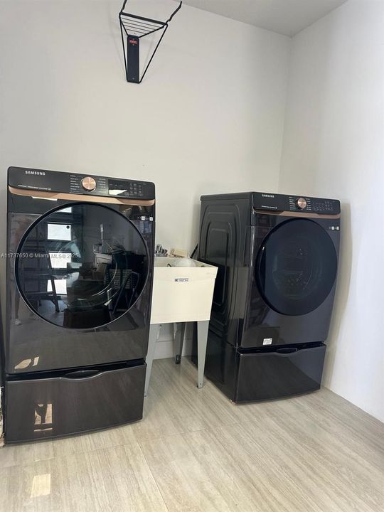 待售: $1,174,999 (4 贝兹, 3 浴室, 2166 平方英尺)