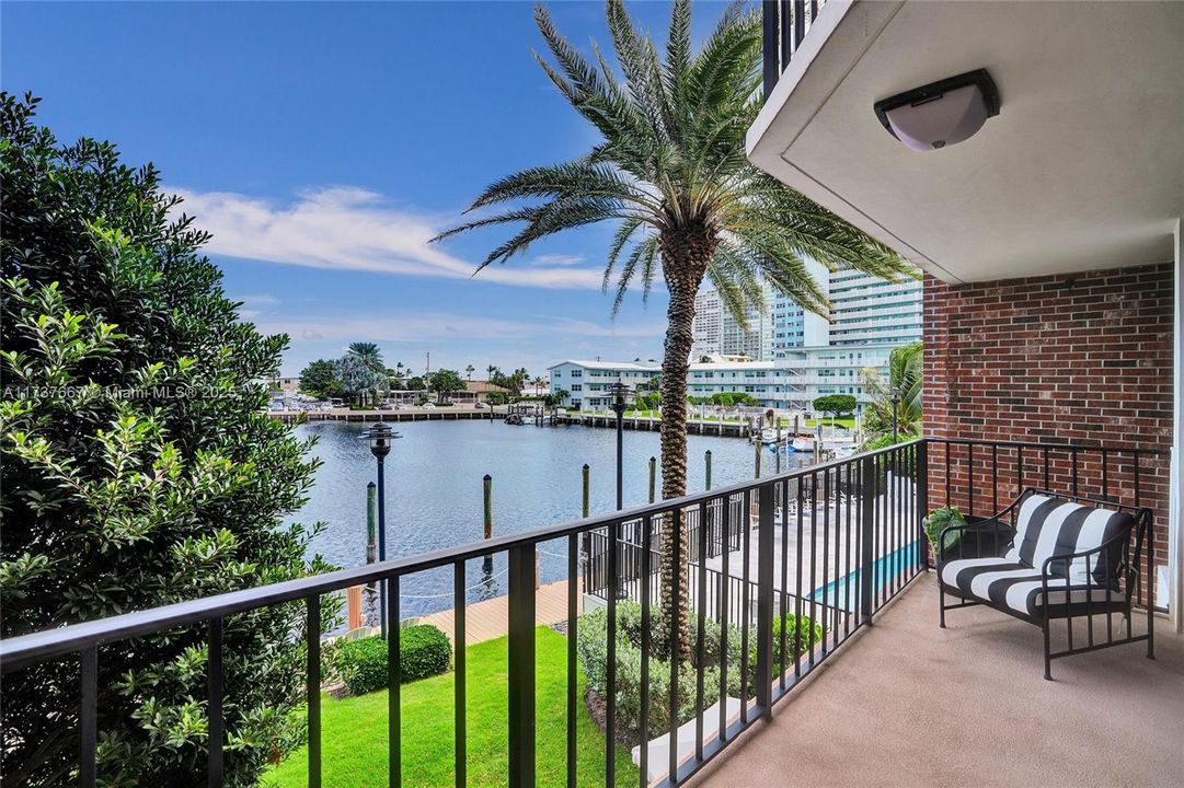 En Venta: $1,699,000 (3 camas, 2 baños, 1750 Pies cuadrados)