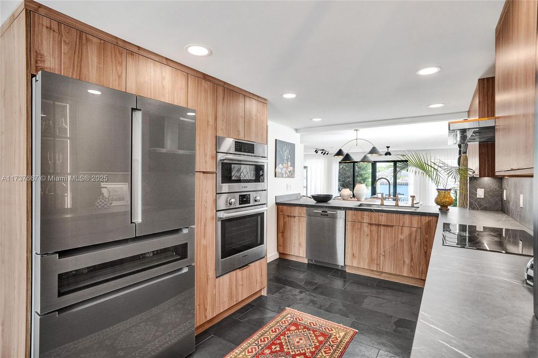 En Venta: $1,699,000 (3 camas, 2 baños, 1750 Pies cuadrados)