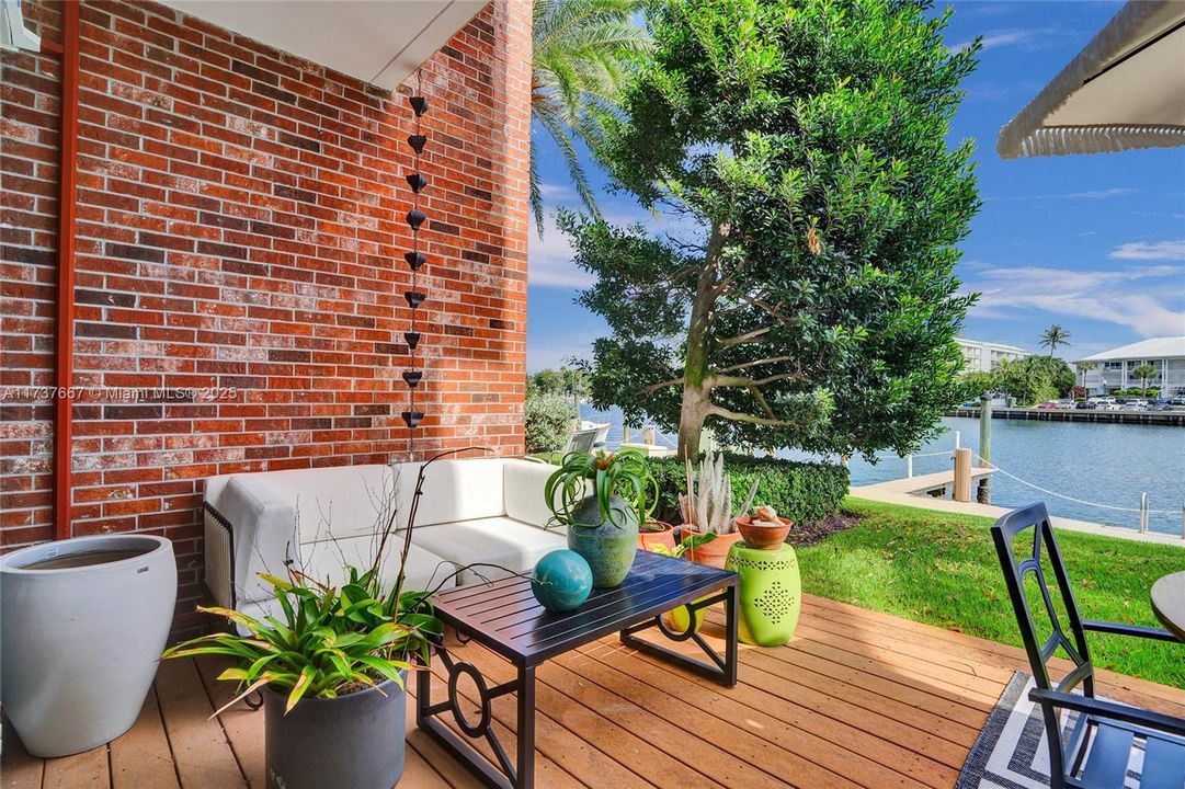 En Venta: $1,699,000 (3 camas, 2 baños, 1750 Pies cuadrados)