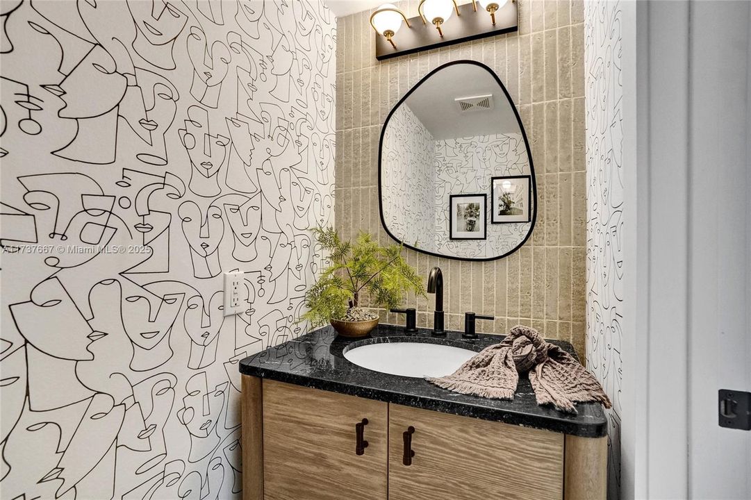 En Venta: $1,699,000 (3 camas, 2 baños, 1750 Pies cuadrados)