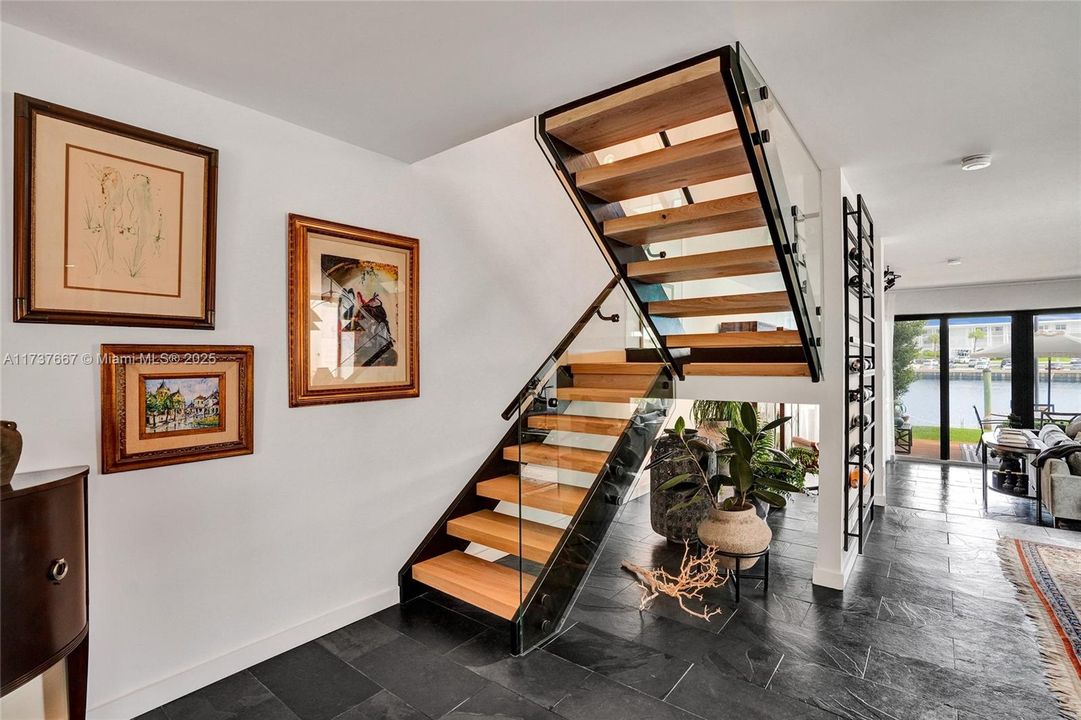 En Venta: $1,699,000 (3 camas, 2 baños, 1750 Pies cuadrados)