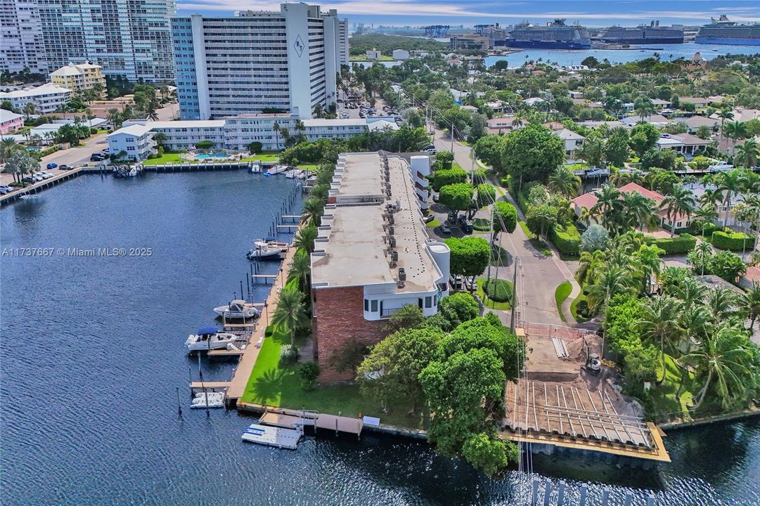 En Venta: $1,699,000 (3 camas, 2 baños, 1750 Pies cuadrados)