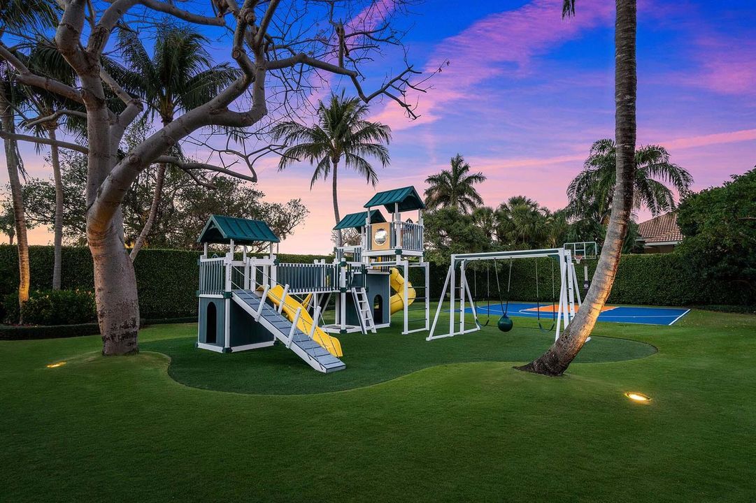 1869_Sabal_Palm_Drive_Dusk_10