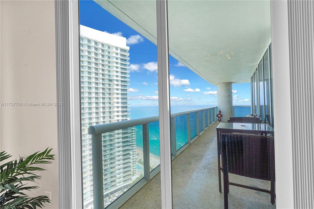 Vendido Recientemente: $1,199,900 (2 camas, 2 baños, 1782 Pies cuadrados)