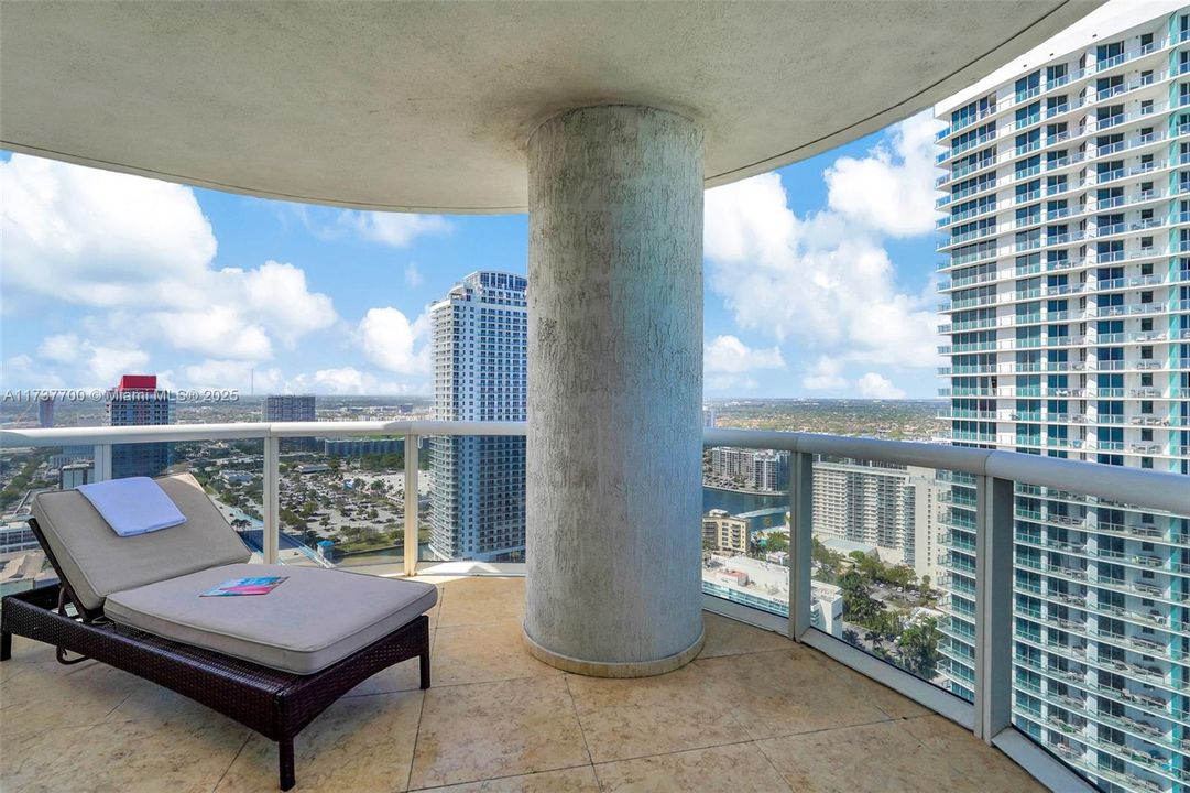 Vendido Recientemente: $1,199,900 (2 camas, 2 baños, 1782 Pies cuadrados)