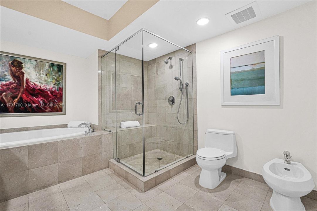 Vendido Recientemente: $1,199,900 (2 camas, 2 baños, 1782 Pies cuadrados)