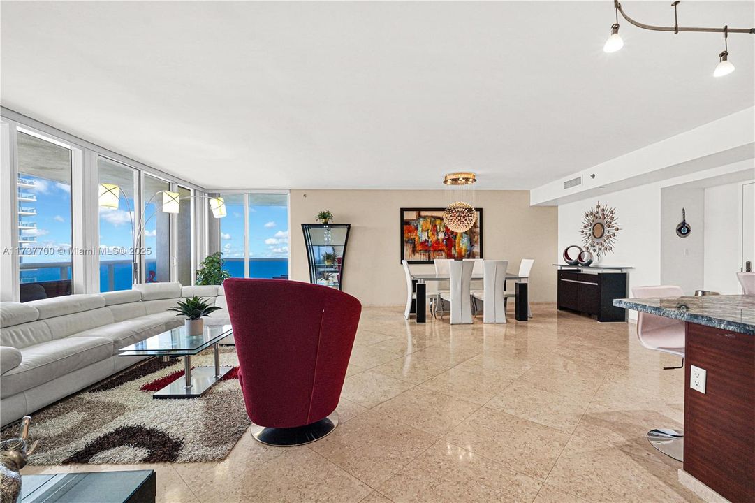 Vendido Recientemente: $1,199,900 (2 camas, 2 baños, 1782 Pies cuadrados)