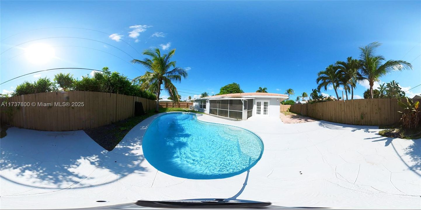 合同活跃: $4,000 (3 贝兹, 2 浴室, 1430 平方英尺)