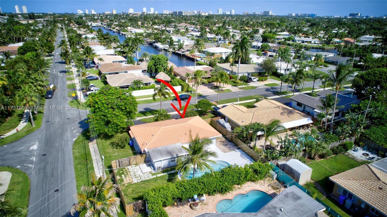 合同活跃: $4,000 (3 贝兹, 2 浴室, 1430 平方英尺)