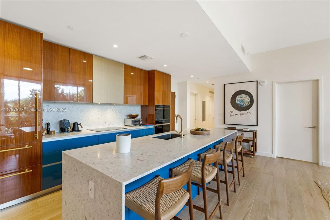 待售: $2,850,000 (3 贝兹, 3 浴室, 1811 平方英尺)