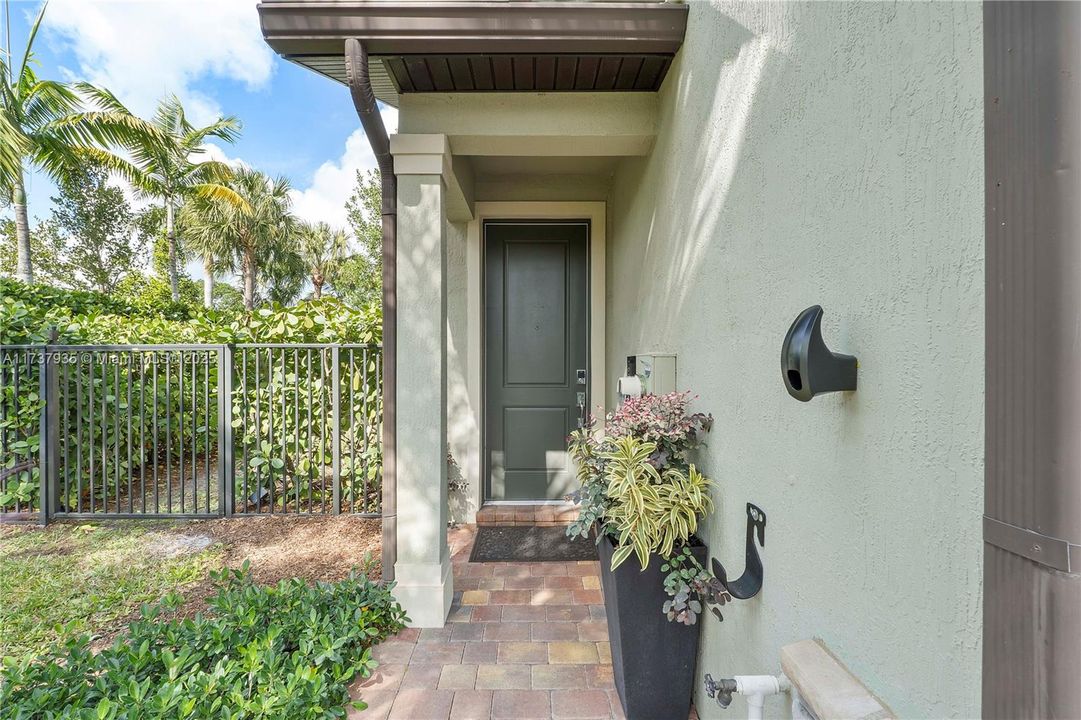 Vendido Recientemente: $548,500 (3 camas, 2 baños, 1911 Pies cuadrados)