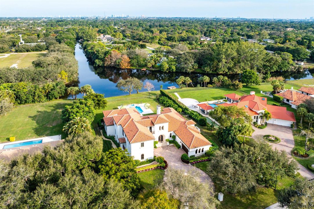 5603 Whirlaway Road-