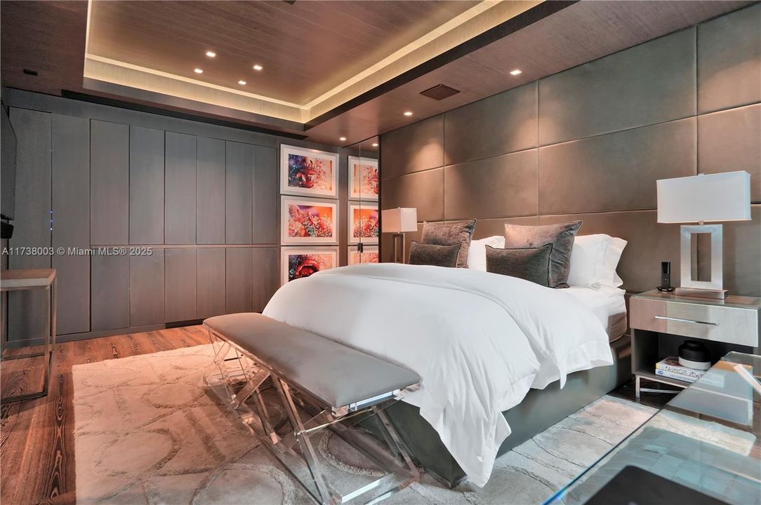 Recently Sold: $26,000,000 (4 beds, 4 baths, 3936 Square Feet)