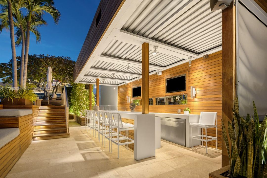 Recently Sold: $26,000,000 (4 beds, 4 baths, 3936 Square Feet)