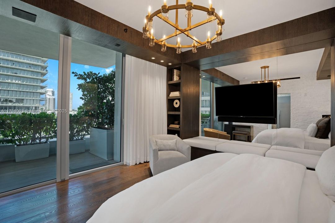 Recently Sold: $26,000,000 (4 beds, 4 baths, 3936 Square Feet)