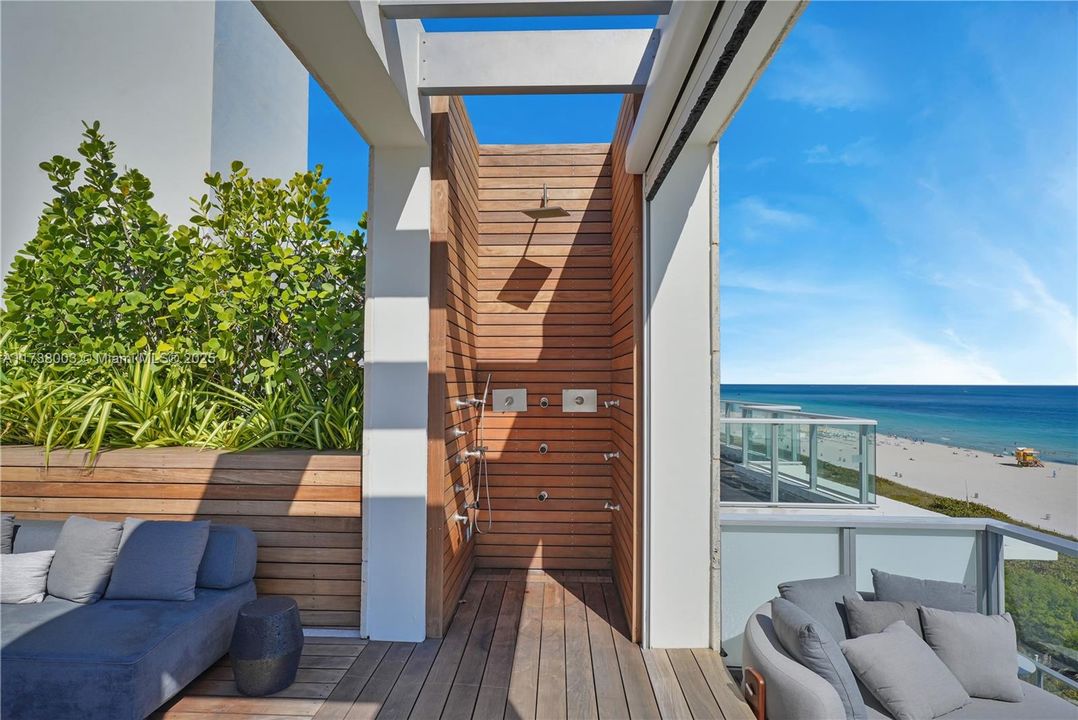 Recently Sold: $26,000,000 (4 beds, 4 baths, 3936 Square Feet)