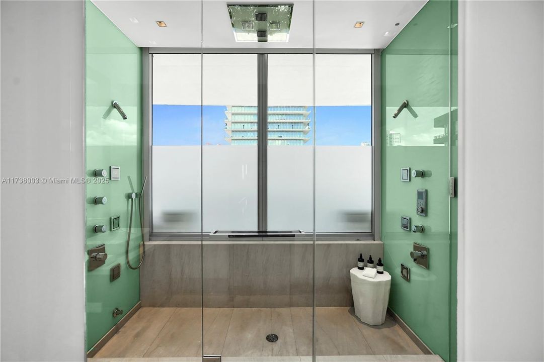 Recently Sold: $26,000,000 (4 beds, 4 baths, 3936 Square Feet)