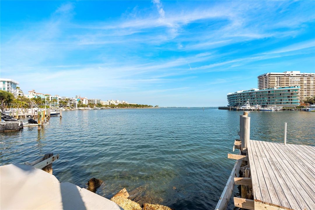 Vendido Recientemente: $10,250,000 (9 camas, 11 baños, 7335 Pies cuadrados)