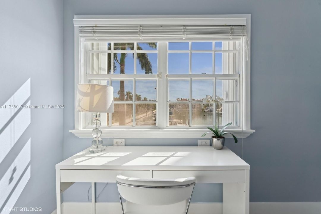 LIVING ROOM DESK