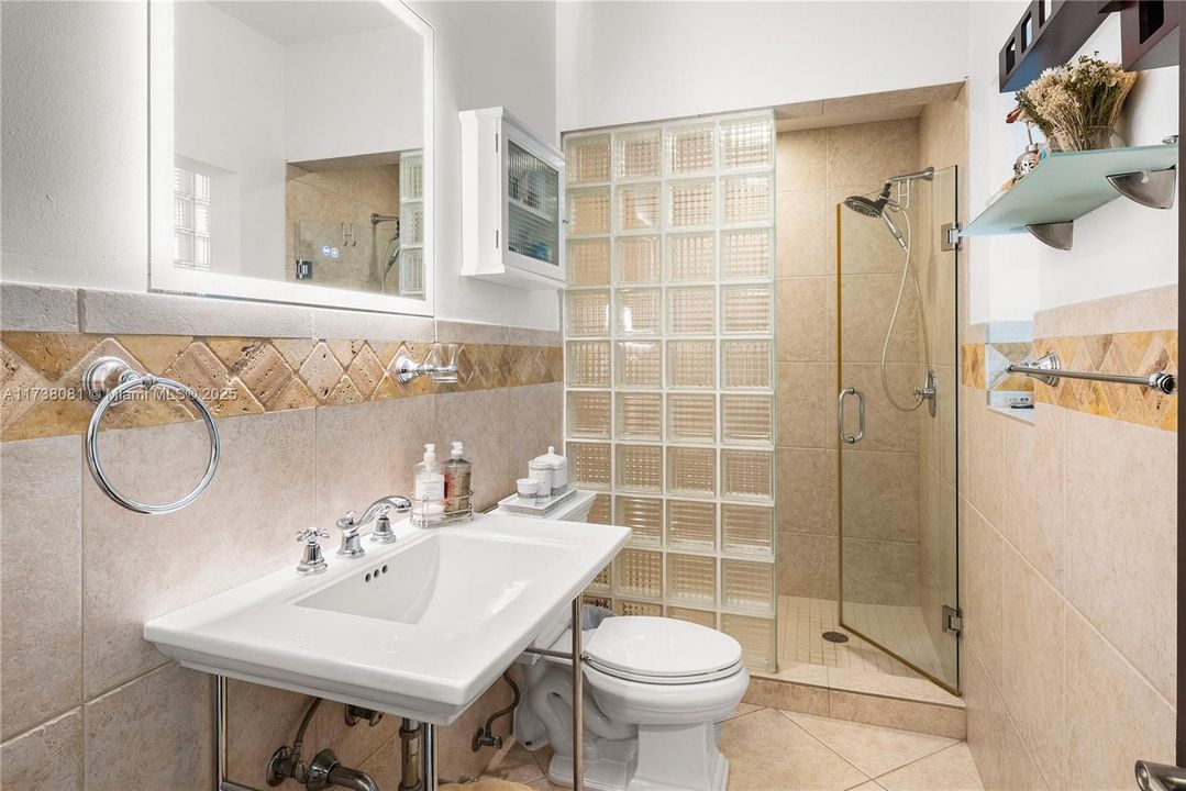 Activo con contrato: $7,500,000 (3 camas, 3 baños, 2860 Pies cuadrados)