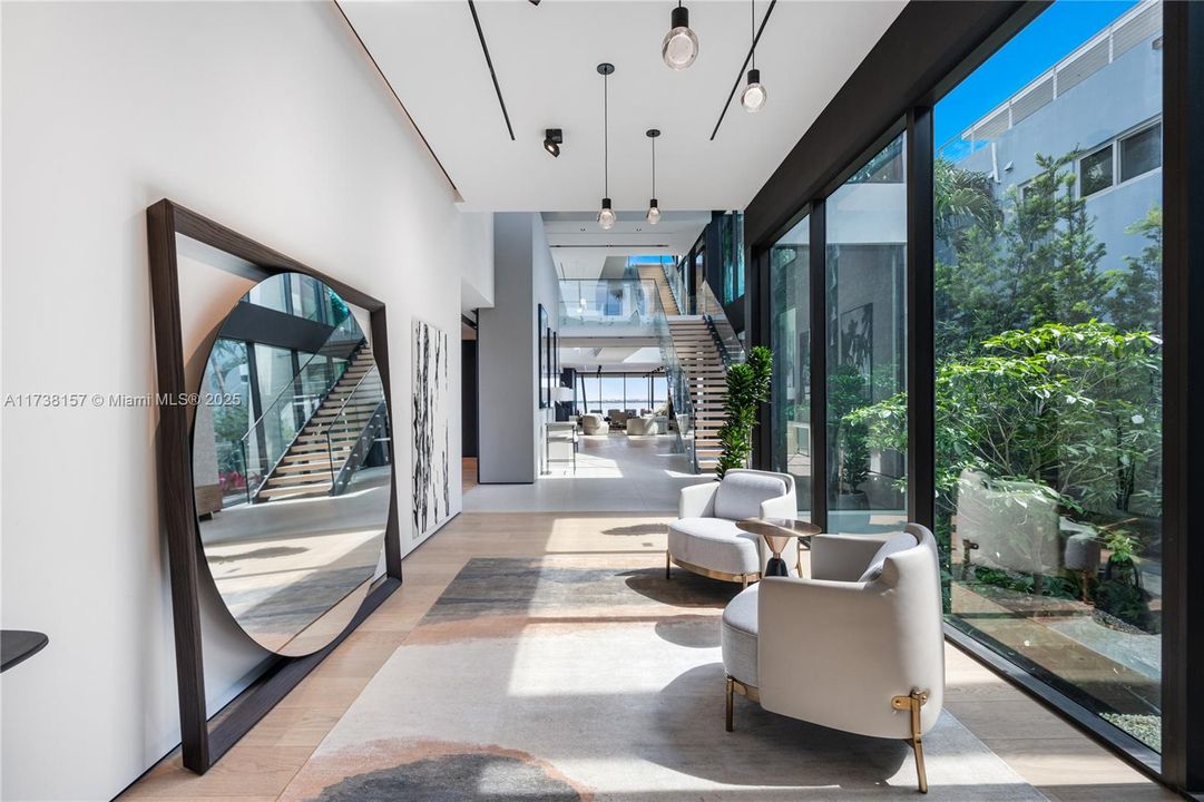 出租: $95,000 (5 贝兹, 5 浴室, 7283 平方英尺)