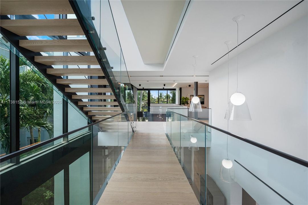 出租: $95,000 (5 贝兹, 5 浴室, 7283 平方英尺)