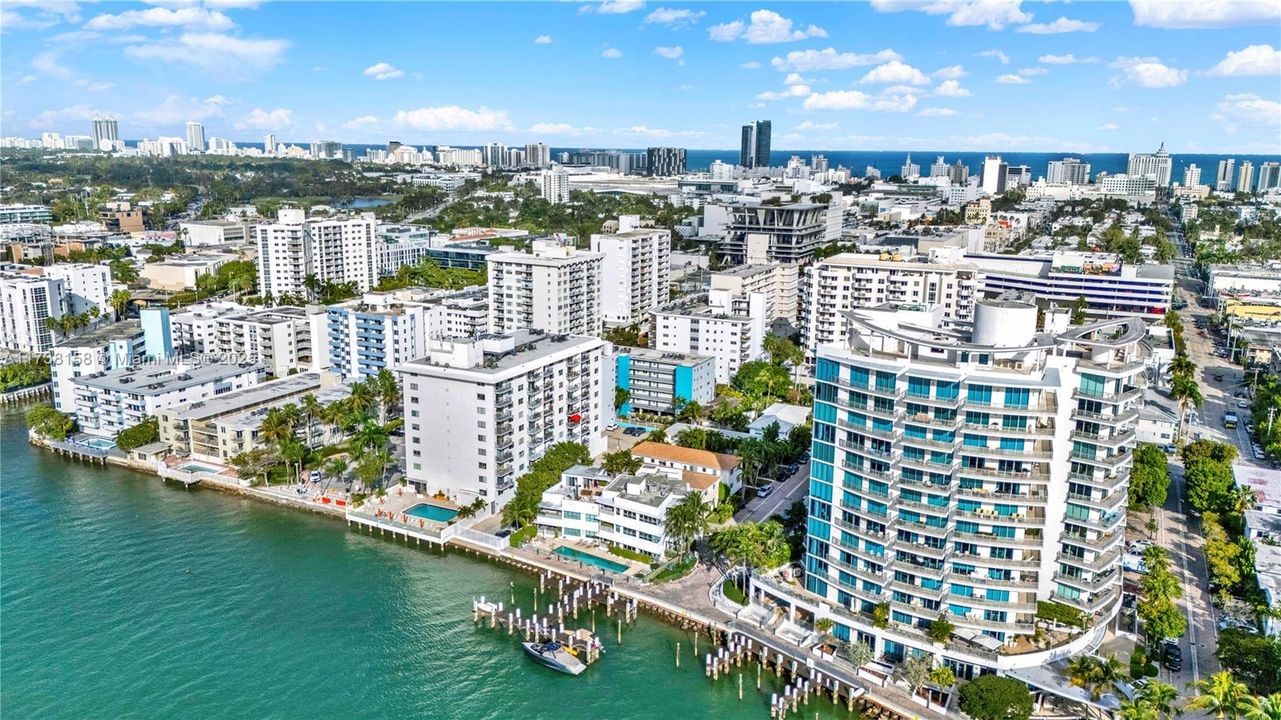 Recently Sold: $327,000 (1 beds, 1 baths, 841 Square Feet)