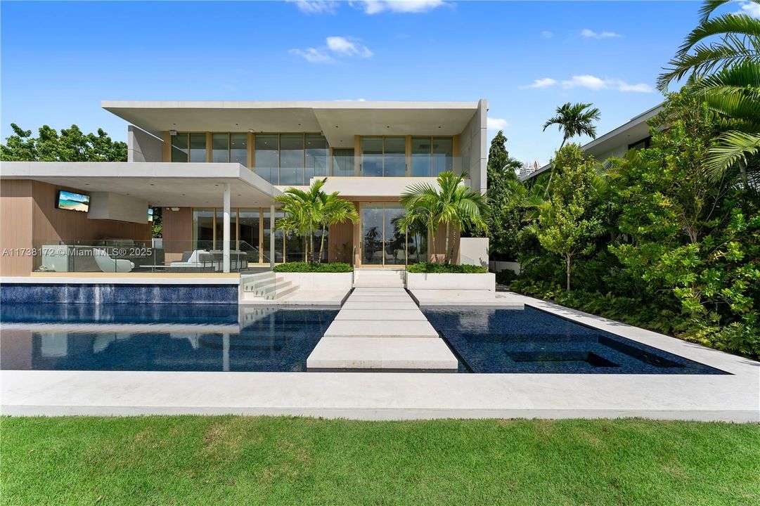 Vendido Recientemente: $34,999,000 (6 camas, 8 baños, 0 Pies cuadrados)