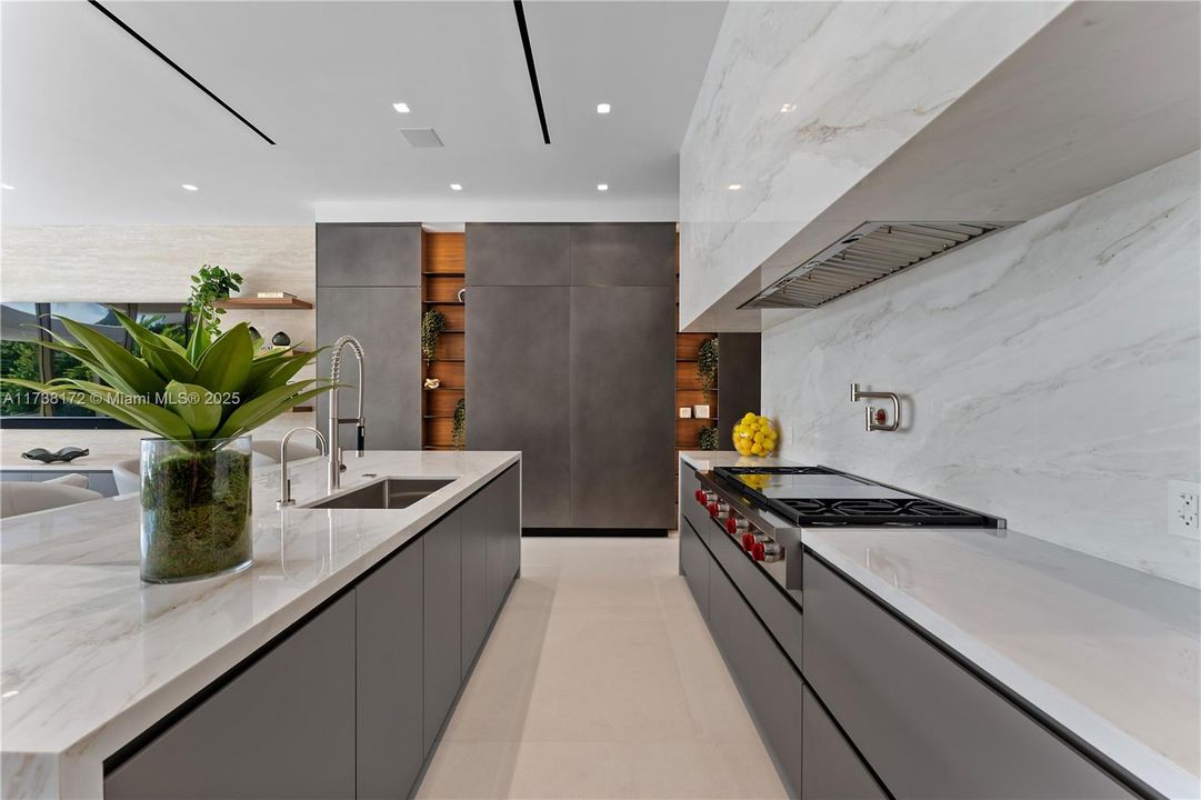 Vendido Recientemente: $34,999,000 (6 camas, 8 baños, 0 Pies cuadrados)