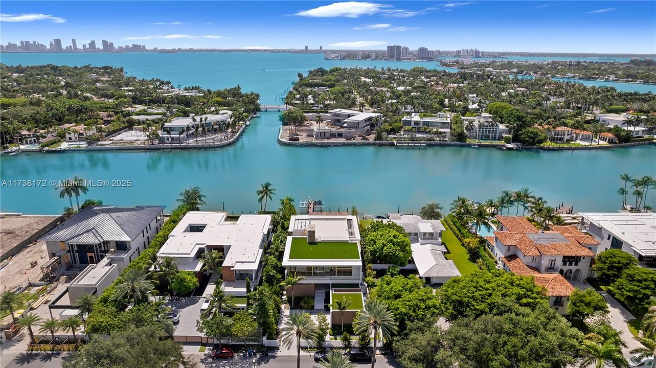 Vendido Recientemente: $34,999,000 (6 camas, 8 baños, 0 Pies cuadrados)