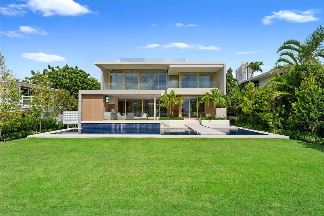 Vendido Recientemente: $34,999,000 (6 camas, 8 baños, 0 Pies cuadrados)