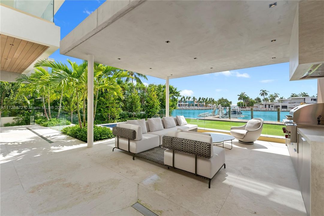 Vendido Recientemente: $34,999,000 (6 camas, 8 baños, 0 Pies cuadrados)