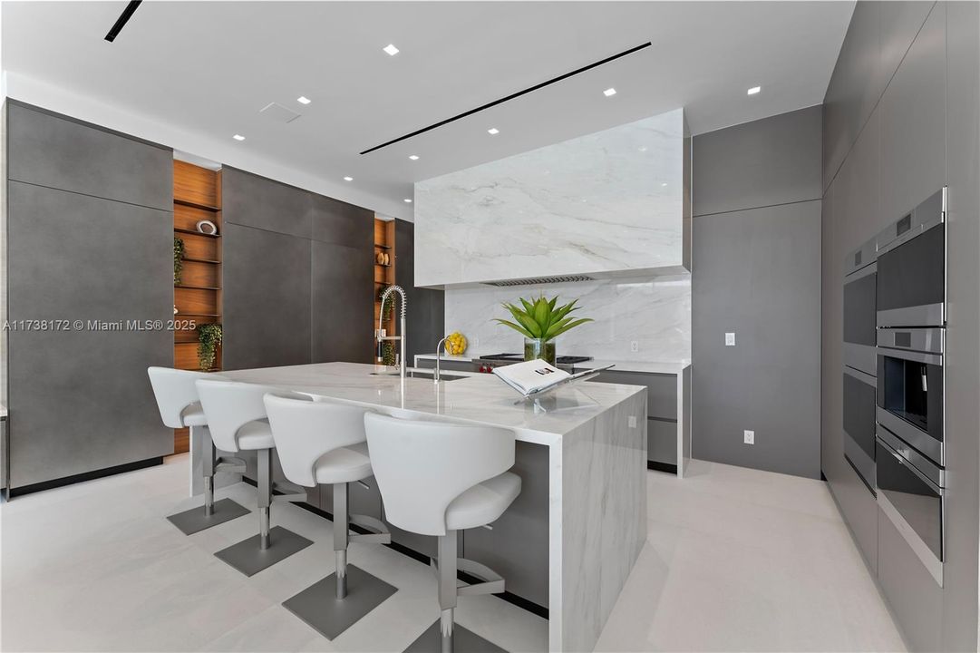 Vendido Recientemente: $34,999,000 (6 camas, 8 baños, 0 Pies cuadrados)