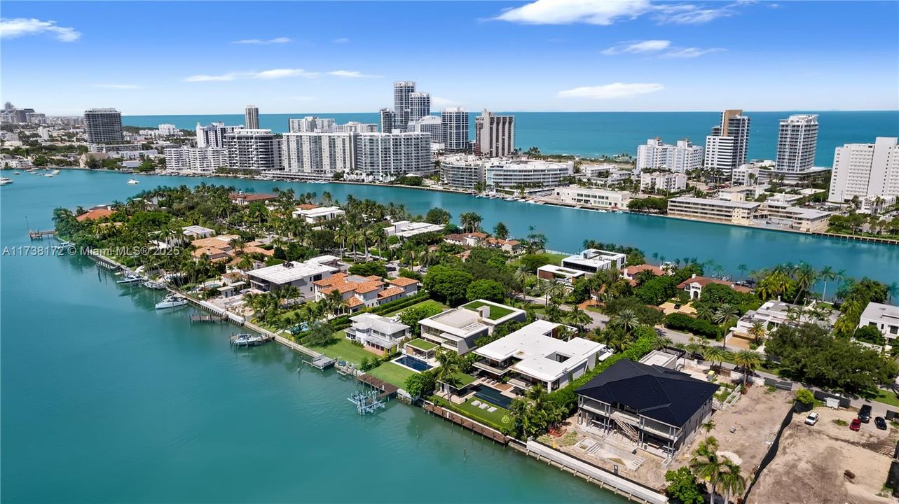 Vendido Recientemente: $34,999,000 (6 camas, 8 baños, 0 Pies cuadrados)