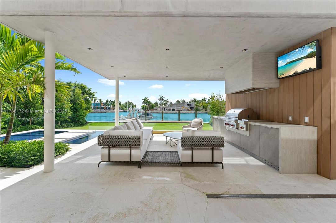 Vendido Recientemente: $34,999,000 (6 camas, 8 baños, 0 Pies cuadrados)