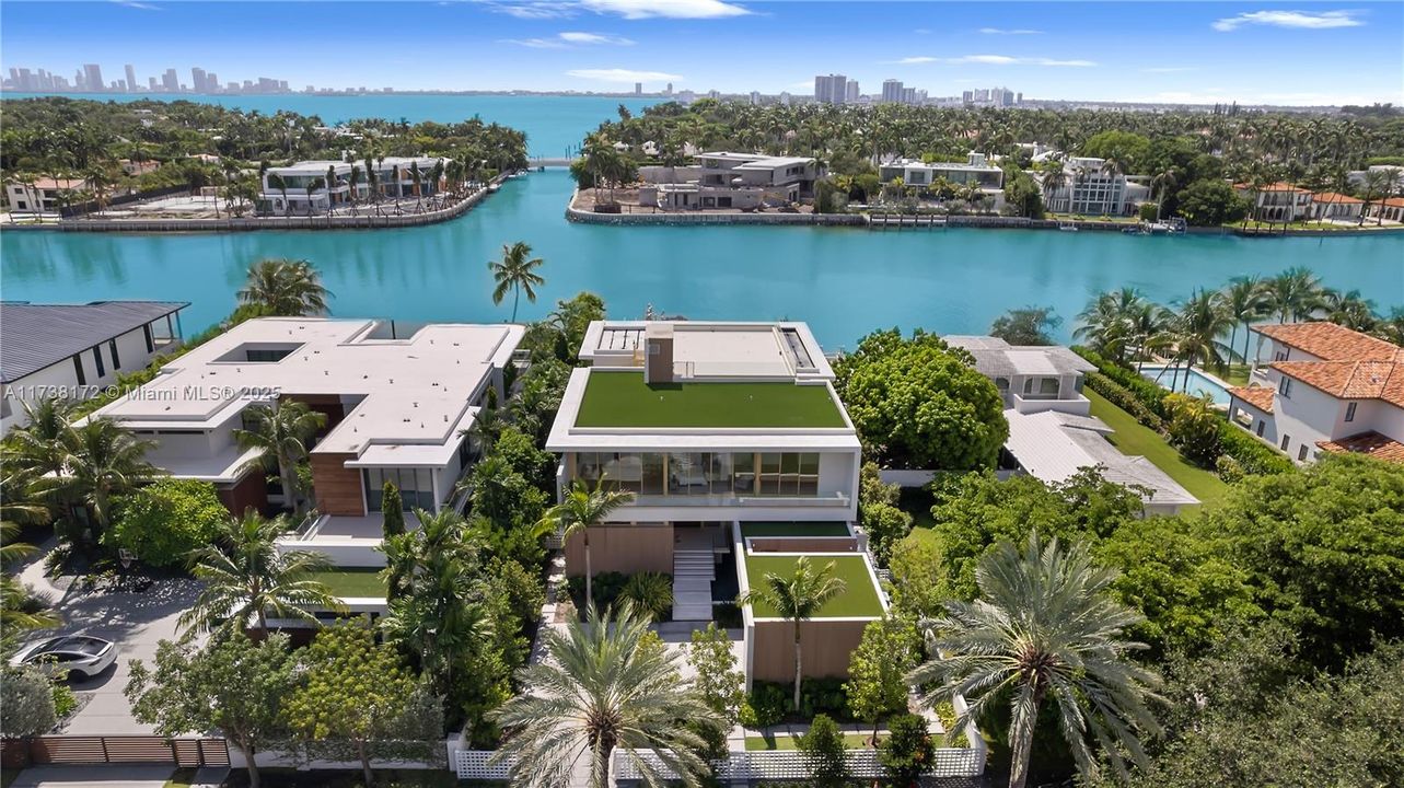 Vendido Recientemente: $34,999,000 (6 camas, 8 baños, 0 Pies cuadrados)