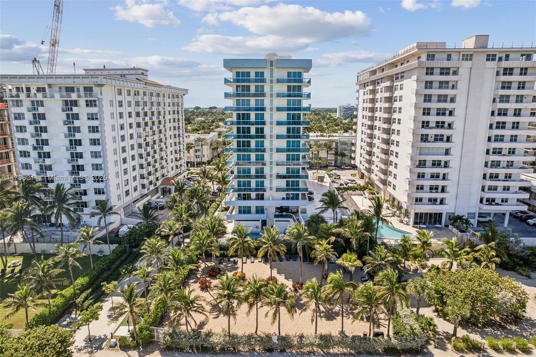 For Sale: $690,000 (2 beds, 2 baths, 1002 Square Feet)