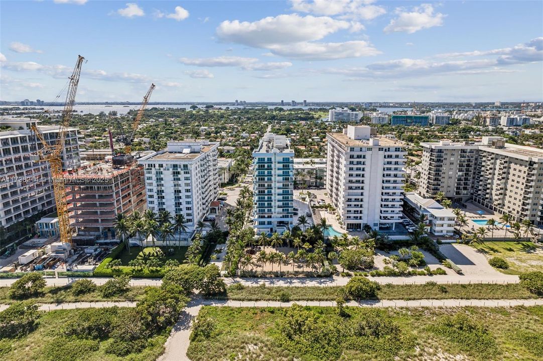 For Sale: $690,000 (2 beds, 2 baths, 1002 Square Feet)