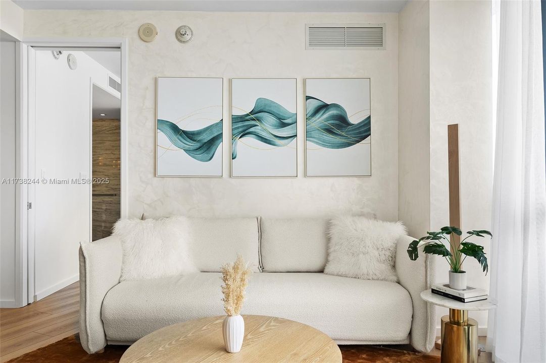 For Sale: $2,650,000 (2 beds, 2 baths, 1287 Square Feet)