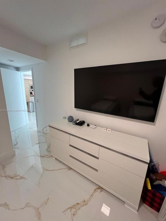 待售: $1,390,000 (2 贝兹, 3 浴室, 1541 平方英尺)