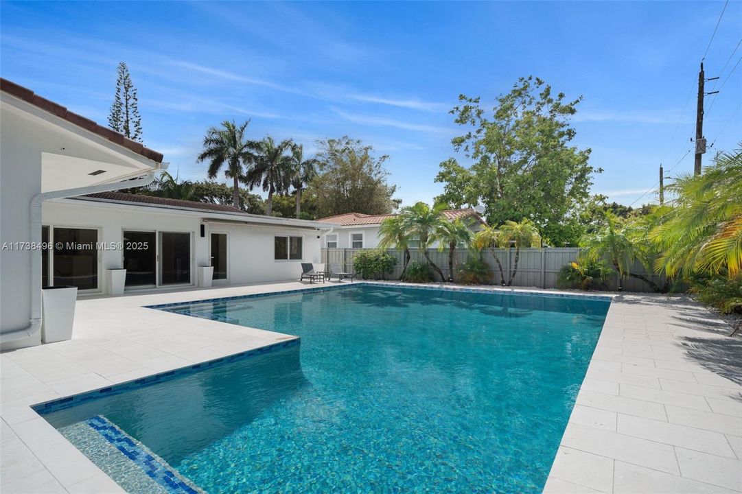 For Sale: $2,999,999 (6 beds, 5 baths, 3990 Square Feet)