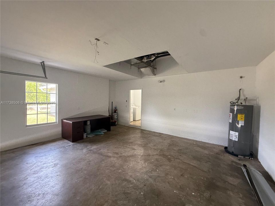 Recently Rented: $1,945 (3 beds, 2 baths, 1357 Square Feet)