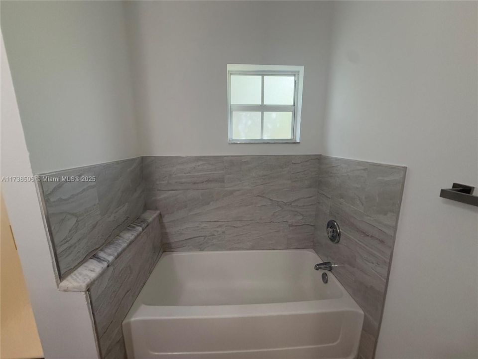 Recently Rented: $1,945 (3 beds, 2 baths, 1357 Square Feet)