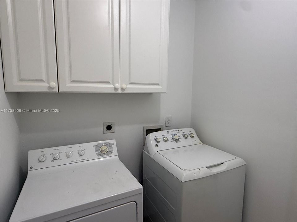 Recently Rented: $1,945 (3 beds, 2 baths, 1357 Square Feet)