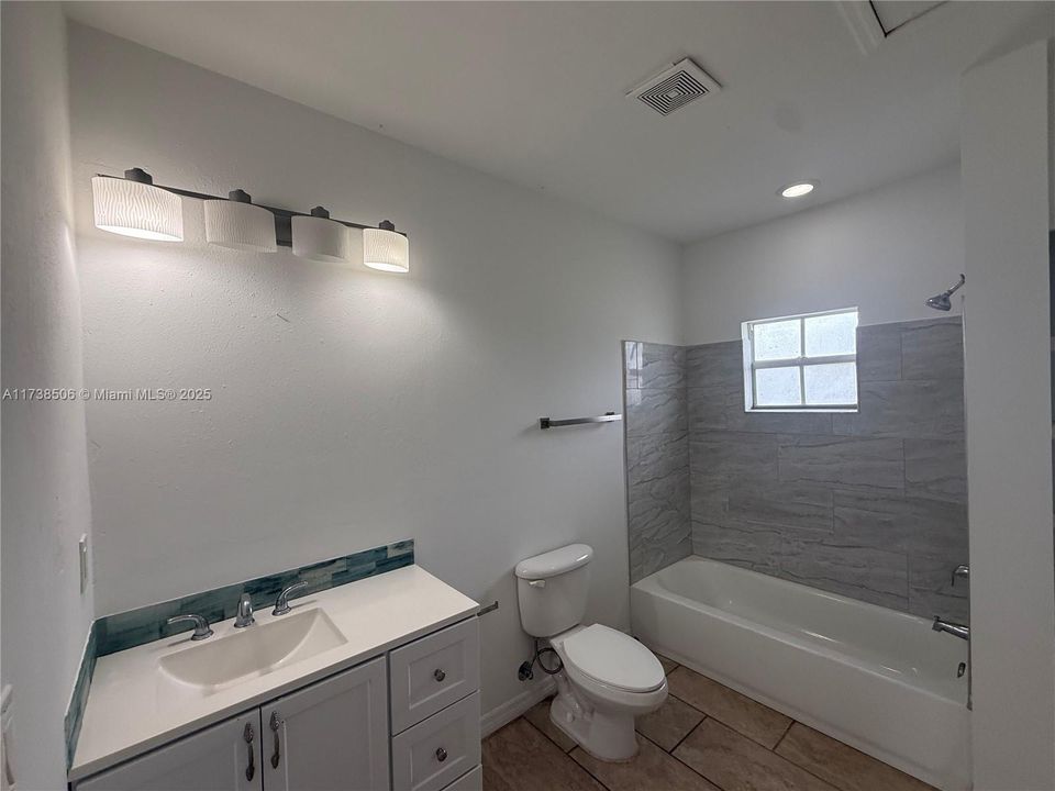 Recently Rented: $1,945 (3 beds, 2 baths, 1357 Square Feet)