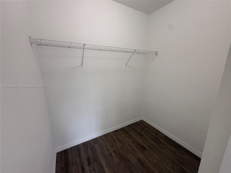 Recently Rented: $1,945 (3 beds, 2 baths, 1357 Square Feet)